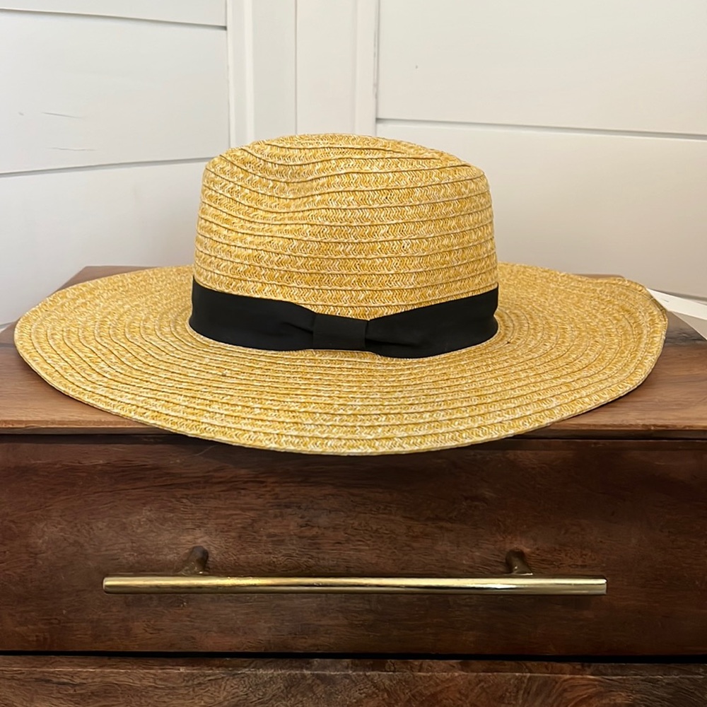Kenzie straw hat new with tag